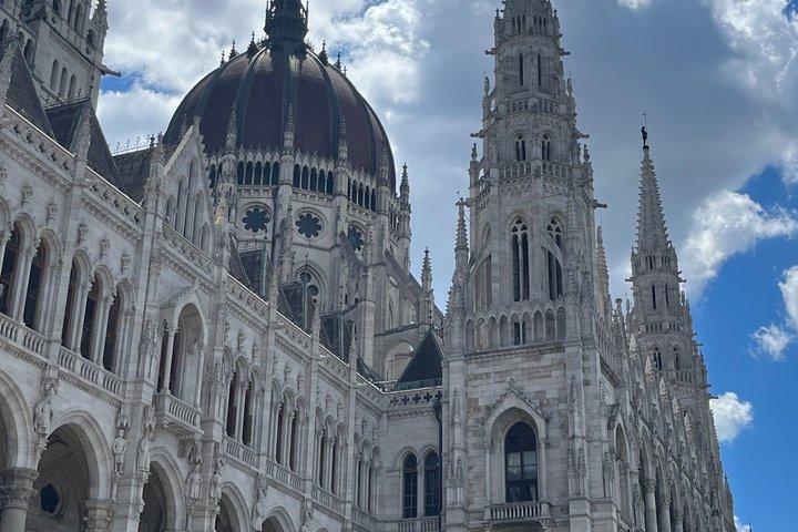 Budapest Central Line Walking Tour