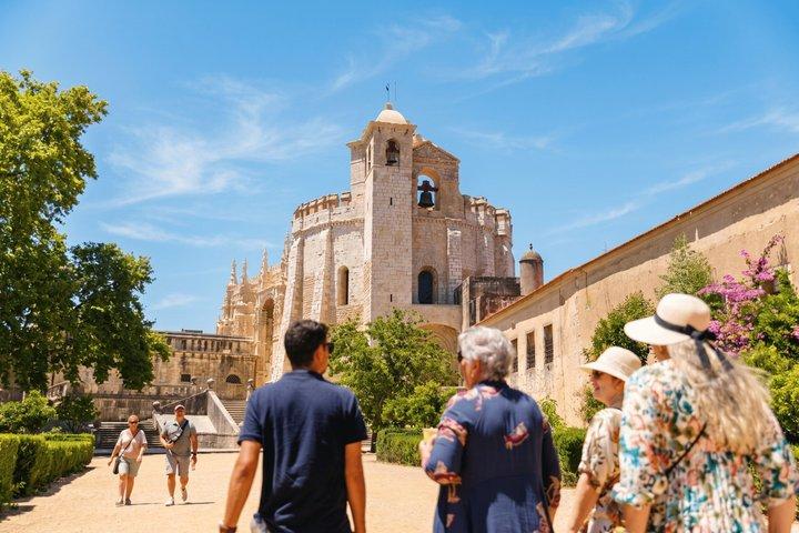 Small-Group Templar Tour: Tomar & Almourol from Lisbon