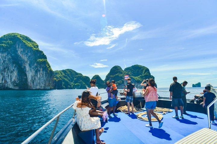 Phuket Ferry to Phi Phi with Snorkeling Day Tour
