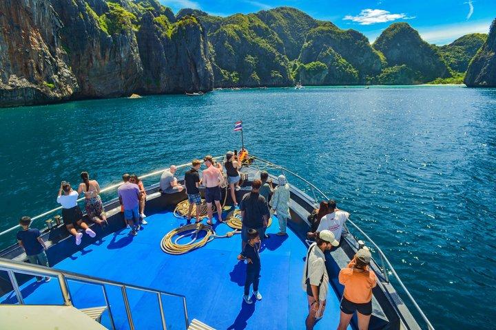 Phuket Ferry to Phi Phi with Snorkeling Day Tour