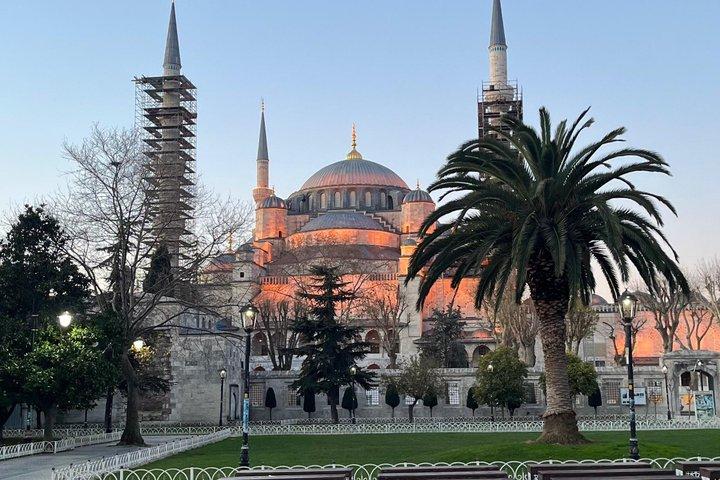 Istanbul Old City Tour: Hagia Sophia, Blue Mosque & Grand Bazaar