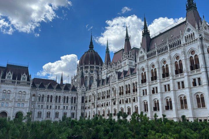 Budapest Central Line Walking Tour