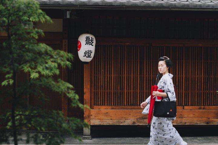 Kyoto Gion Backstreets and Geisha Traditions Tour