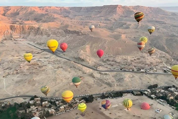 VIP Sunrise Hot Air Balloon Experience with Breakfast in The Sky