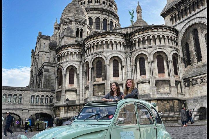 Paris: Private Tour in Citroën 2CV + Montmartre & Champagne