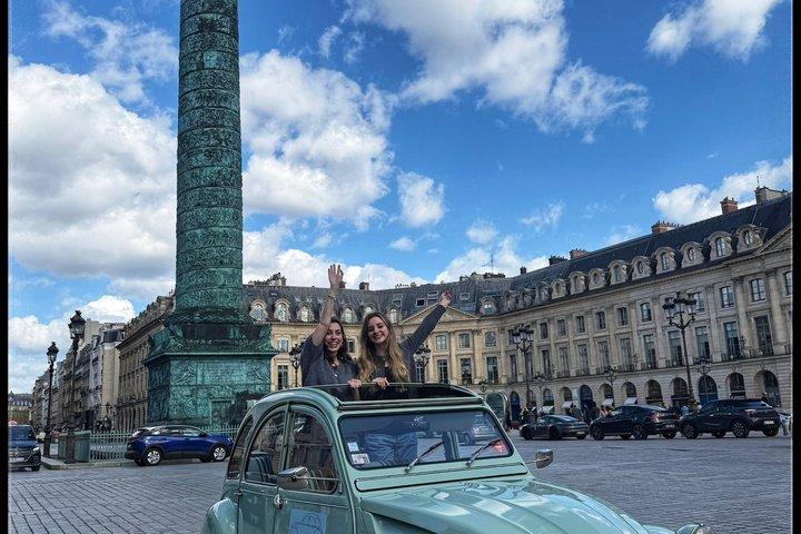 Paris: Private Tour in Citroën 2CV + Montmartre & Champagne