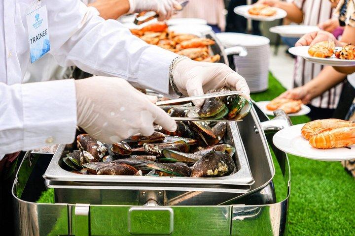 Bangkok: Calypso Cabaret & Sunset Dinner Cruise optional Transfer