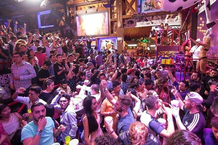 La Vaquita Cancun Nightclub: Entry Ticket or Open Bar