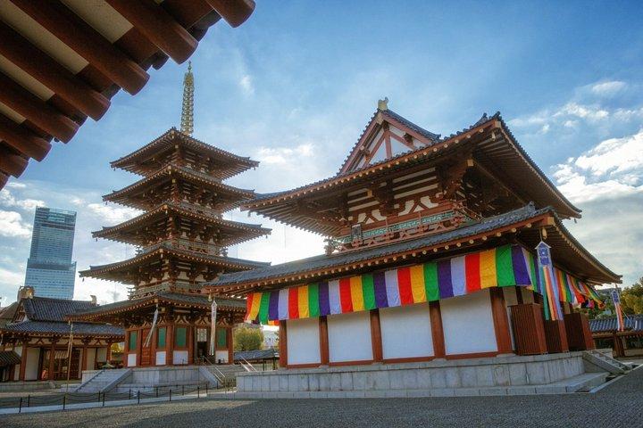 Full Day Walking Tour in Osaka Castle Temples and Ukiyoe