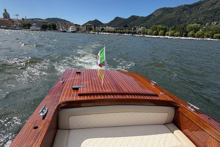 1 H Private Bout Tour on Wodden Venetian taxi Boat 7 pax