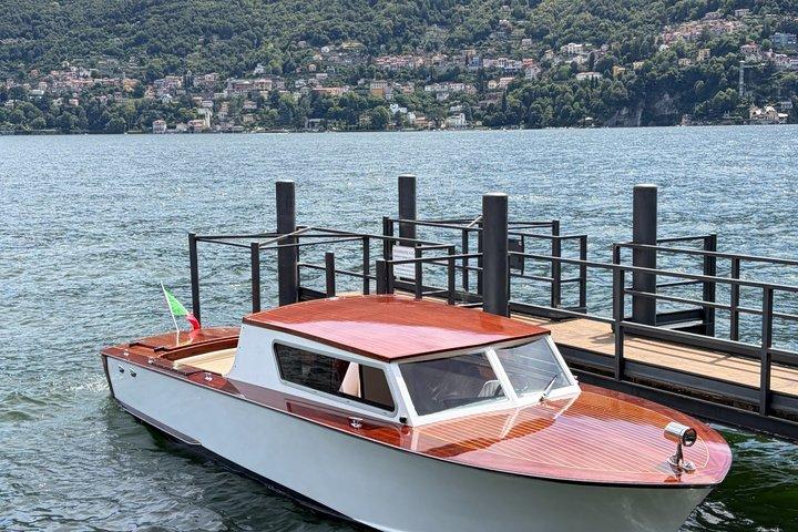 1 H Private Bout Tour on Wodden Venetian taxi Boat 7 pax