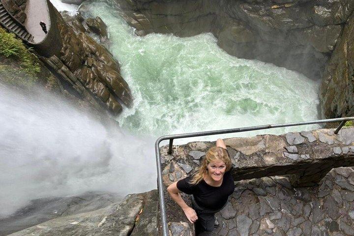 From Quito: Baños Tour - Entrances and Lunch included