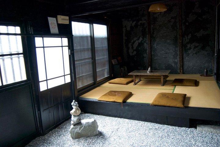 Morning Zen Meditation & Coffee in a Traditional Kyoto Machiya