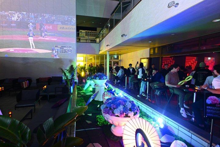 Osaka Dotonbori: GIRAFFE Nightclub Admission Ticket (For Foreign)