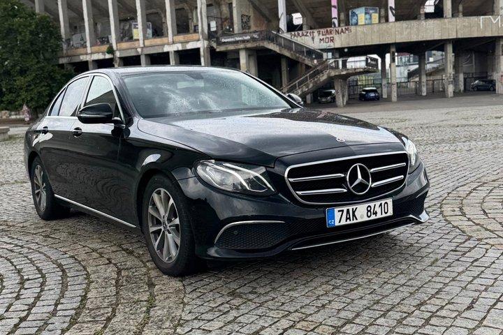 Prague to Vienna - Private Transfer by LIMOUSINE 3+1pax