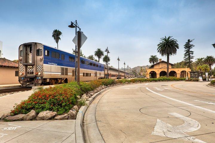 Santa Barbara Day Tour by Amtrak Coast Starlight & Coach from LA