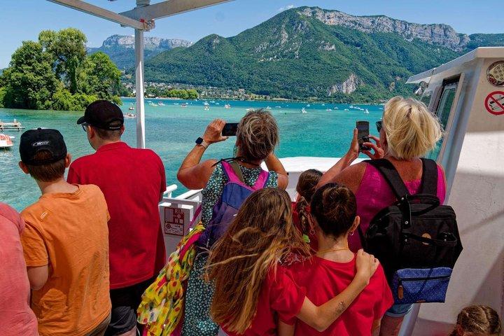 Annecy Lake Walking Tour Experience