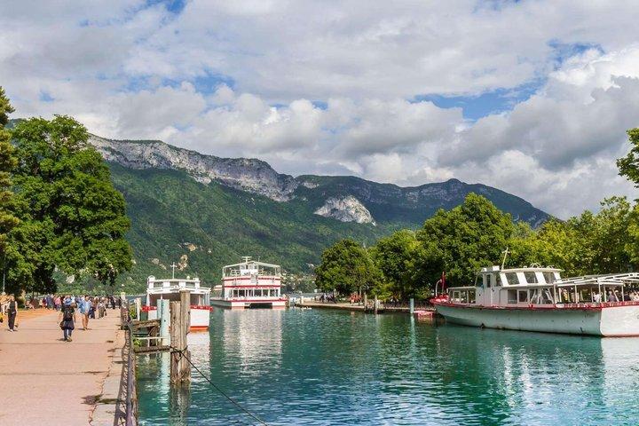 Annecy Lake Walking Tour Experience