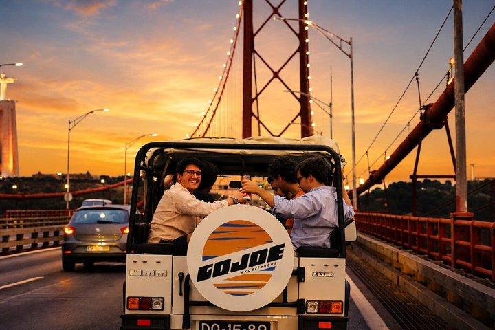 LISBON PRIVATE SUNSET TOUR in Vintage Jeep with FOOD & DRINKS