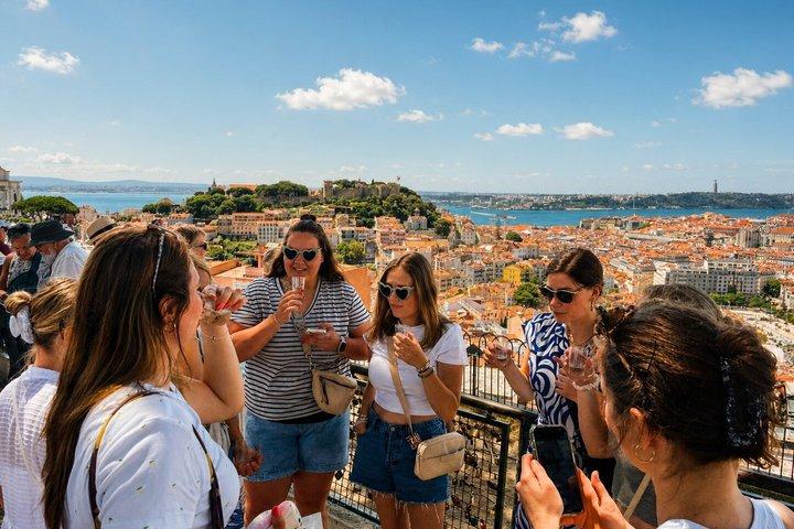 LISBON PRIVATE TOUR in a Vintage Jeep with FOOD & DRINK Tastings