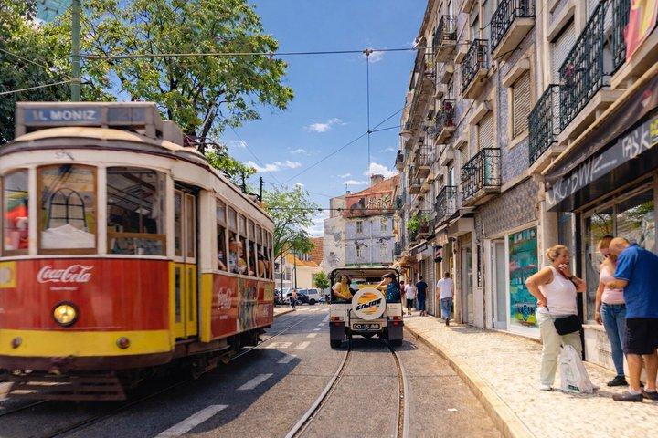 LISBON PRIVATE TOUR in a Vintage Jeep with FOOD & DRINK Tastings