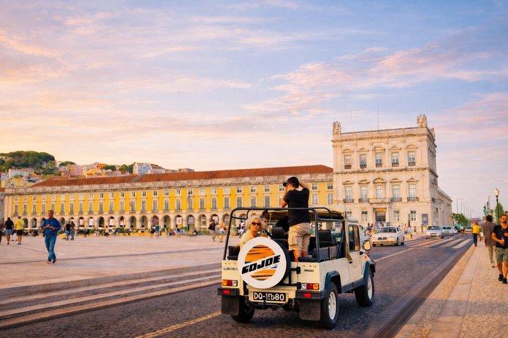 LISBON PRIVATE TOUR in a Vintage Jeep with FOOD & DRINK Tastings
