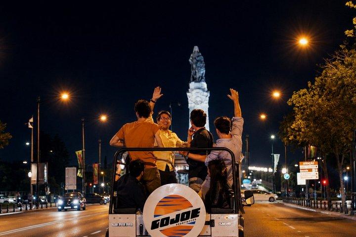 LISBON PRIVATE NIGHT TOUR in a Vintage Jeep with FOOD & DRINKS