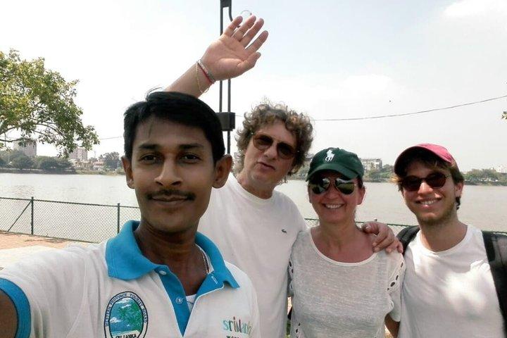 Private Tuk-Tuk Tour of Top Attractions in Colombo