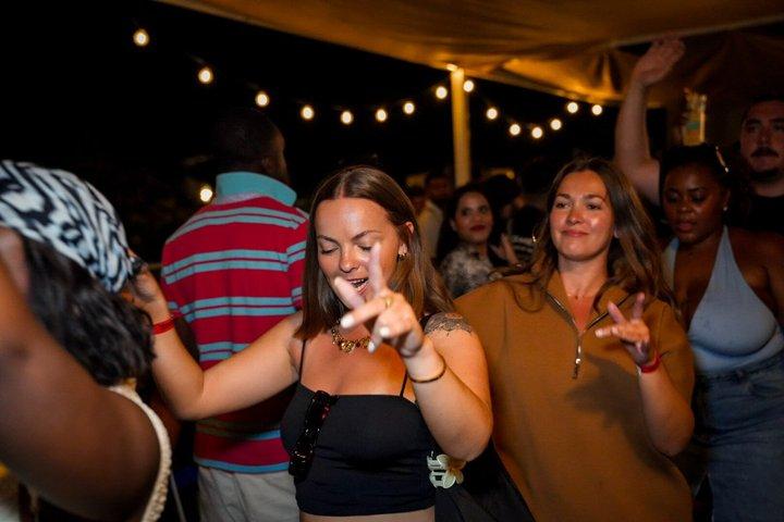 Barcelona Pub Crawl With Karaoke, Beach bars & VIP Club