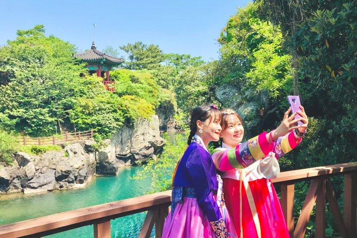 [Jeju] Premium Hanbok Cultural Experience with Hair Styling