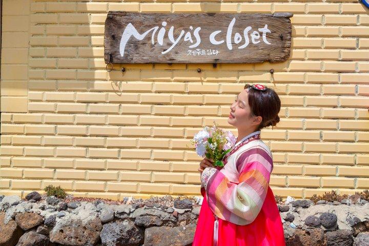 [Jeju] Jeju K-Drama Hanbok Photoshoot & Private Guided Tour
