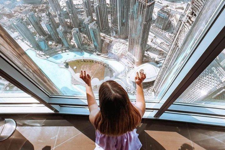 Dubai: Burj Khalifa Admission Ticket with Hotel Transfer