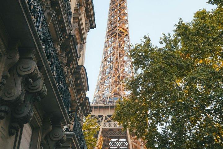 Eiffel Tower Tour with Summit Access & French Pastries (Climbing)