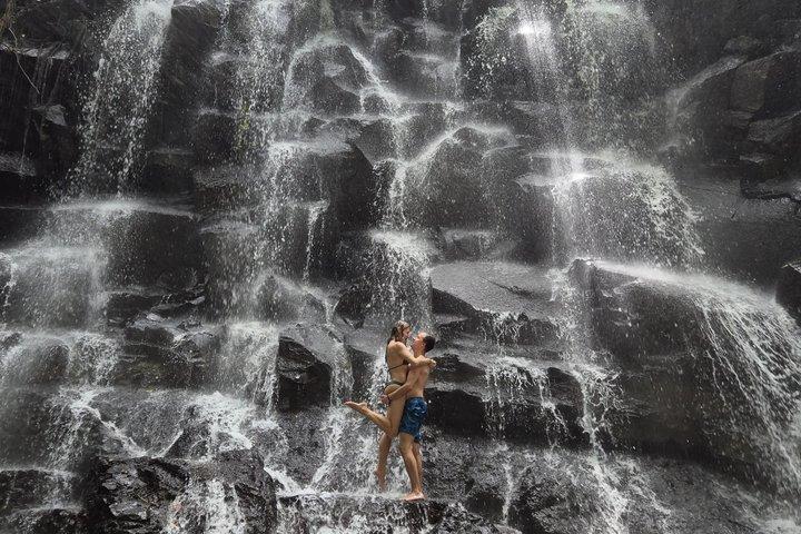 Ubud Private Tour : Tirta Empul, Tegalalang & Waterfalls