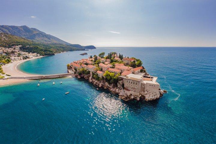 Durrës/Golem: Day Tour of Montenegro, Budva and Sveti Stefan