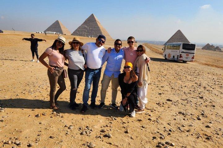 Private Giza Pyramids with Local Breakfast (Foul & Falafel)