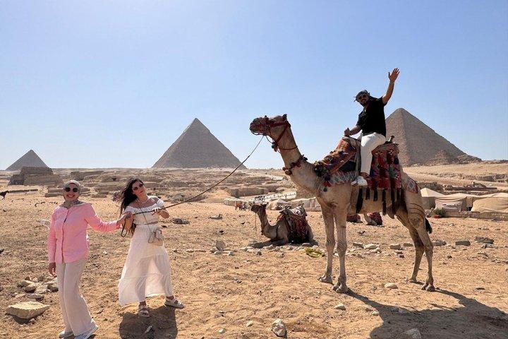 Private Giza Pyramids with Local Lunch (Koshary)