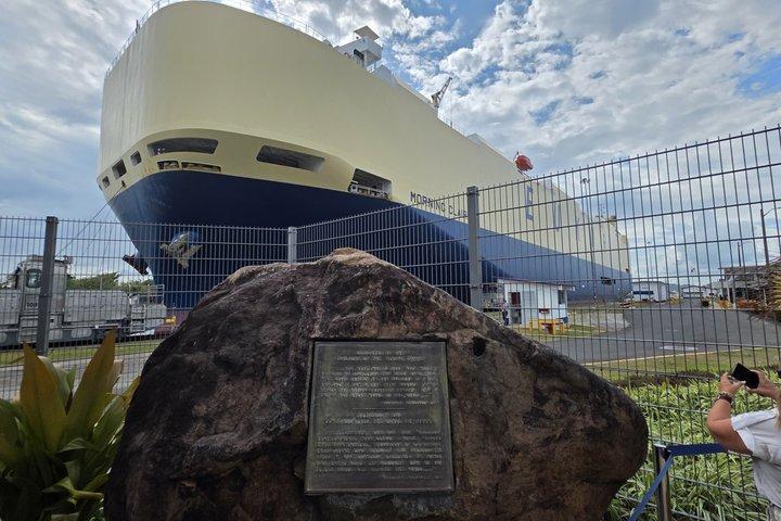 Panama Canal Tour: Miraflores Locks and Canal Zone