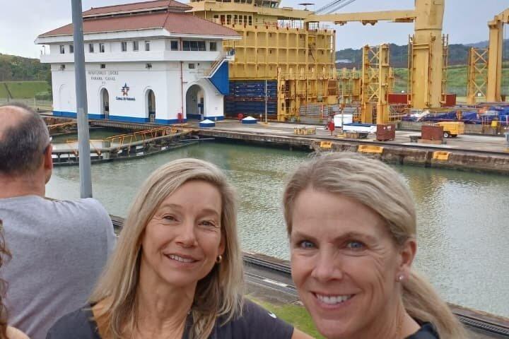 Panama Canal Tour: Miraflores Locks and Canal Zone