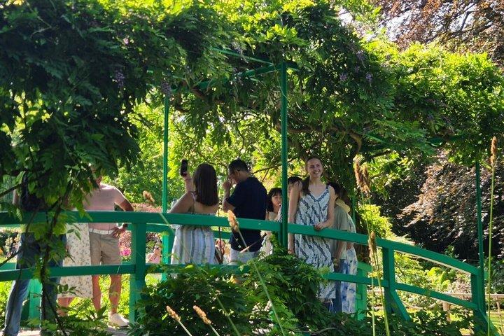 Paris to Giverny Half Day Trip Monet's House & Gardens by Minivan