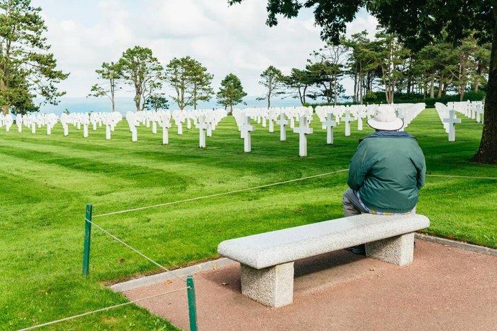 Normandy D-Day Sites & Cemetery Day Trip from Paris with Lunch