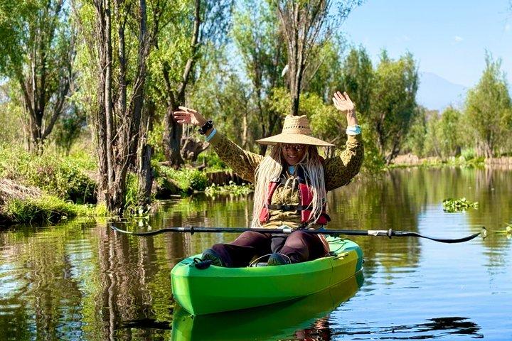 Kayak in Xochimilco:A journey through time to connect with nature