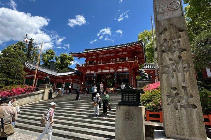 First-Time Kyoto walking tour : Yasaka Shrine, Kenninji Temple!
