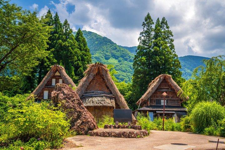 Shirakawago & Kanazawa from Tokyo by bullet train