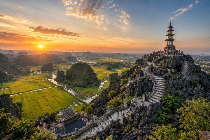 Ninh Binh Day Tour Hoa Lu Tam Coc and Mua Cave