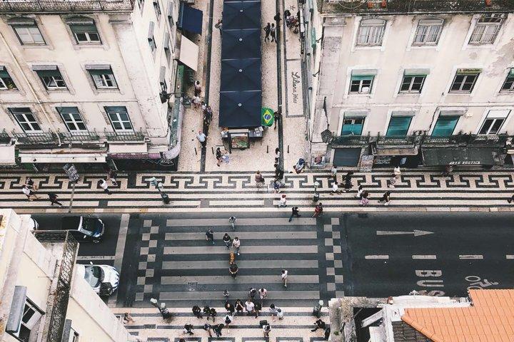 Chiado Baixa Self-Guided City Walking Tour & Scavenger Hunt