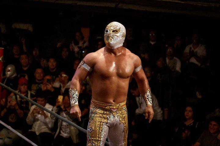 Drinks, Music and Lucha libre on a Saturday Night in Mexico City
