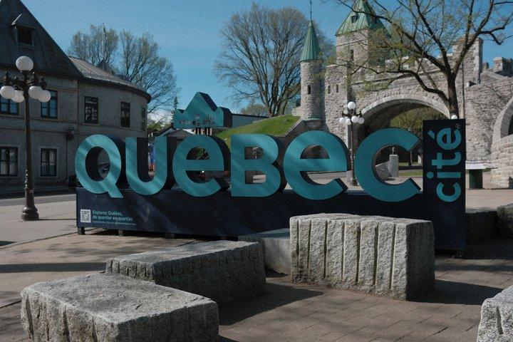 Quebec Self-Guided City Walking Tour & Scavenger Hunt