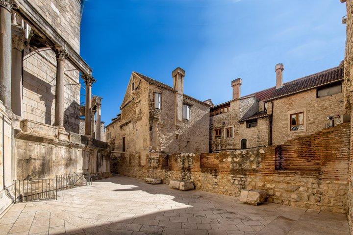 Split Small-Group Walking Tour with a Magister of History