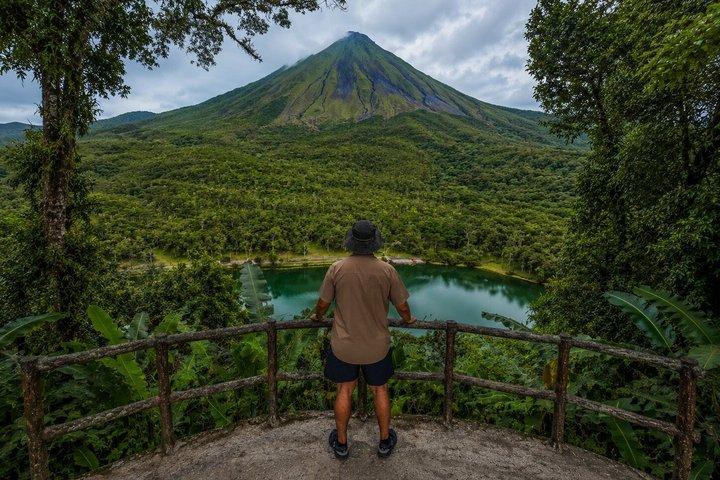 La Fortuna Hot Springs & Costa Rican Artisan Tour with Lunch